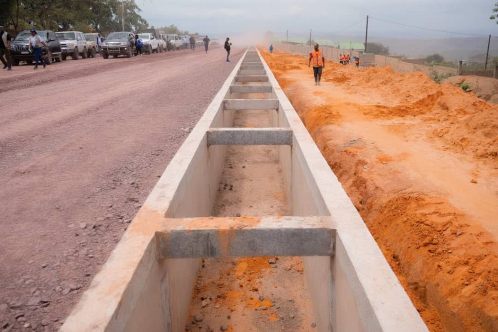 Les travaux de terrassements des rocades.