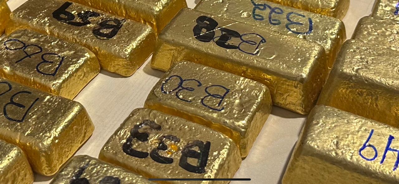 Des bâton d'or de Primera Gold DRC