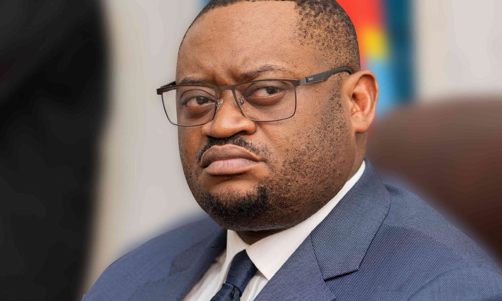 Doudou Fwamba, ministre des Finances