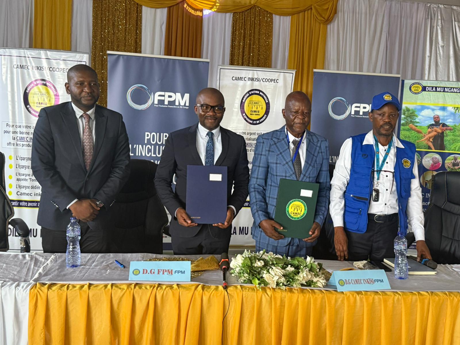 Cérémonie de signature du contrat de partenariat entre le FPM ASBL et la COOPEC CAMEC INKISI à Kisantu
