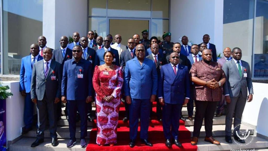 Le président de la République avec les Gouverneurs de province