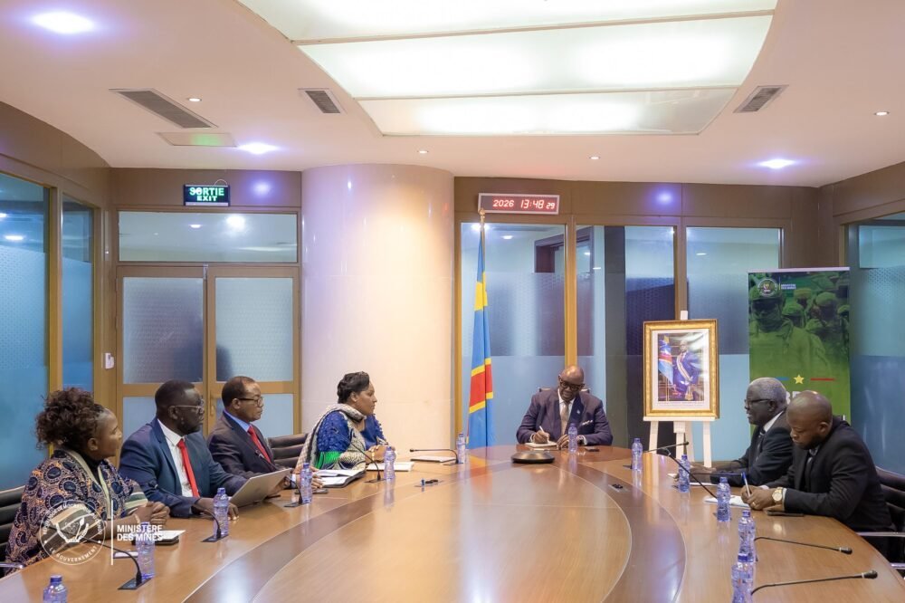 RDC : Louis Watum encourage  les essais pilotes d&rsquo;une technologie innovante de purification de l’eau issue des rejets industriels de sociétés minières 