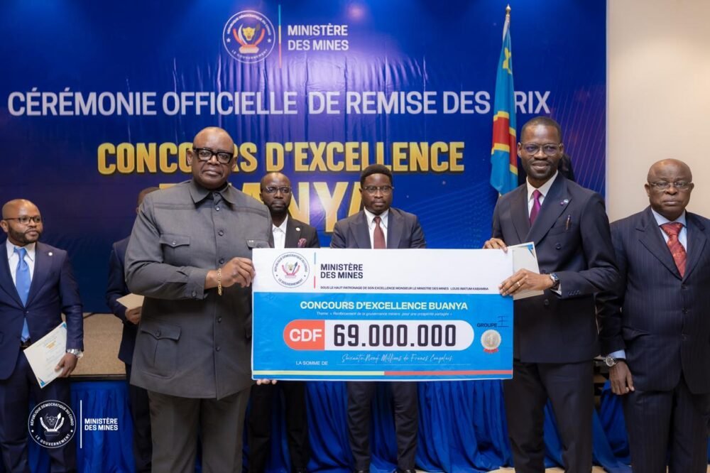 Concours d’excellence « BUANYA » : Louis Watum récompense les énarques pour leurs contributions intellectuelles à la gouvernance minière en RDC
