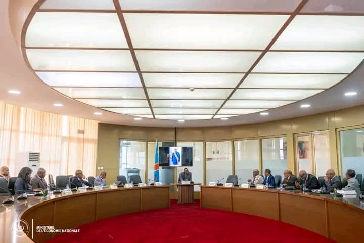 Accès à l&rsquo;eau et à l&rsquo;électricité dans le Sankuru et la Tshuapa : Daniel Mukoko mobilise la SNEL et la REGIDESO à passer à l&rsquo;action