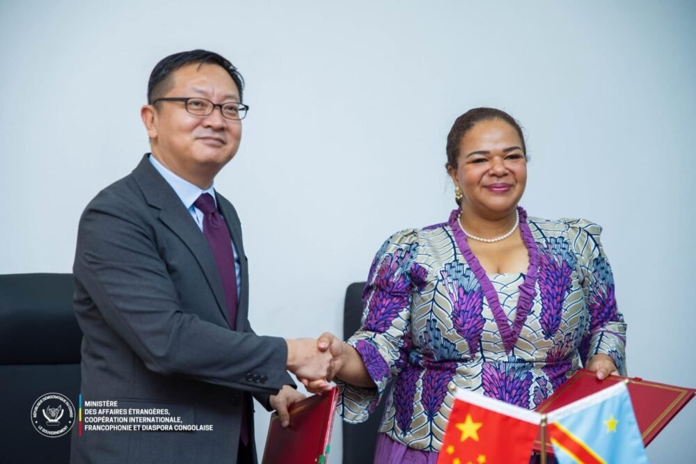 Coup de gueule de Jo Sekimonyo : un nouvel immeuble pour moderniser le ministère des Affaires étrangères de la RDC… par les Chinois ?