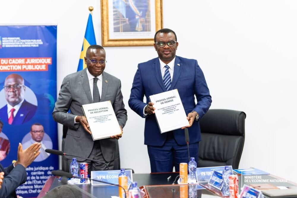Régulation des Marchés : Daniel Mukoko Samba et Jean-Pierre Lihau dotent la Commission de la Concurrence (COMCO) d’un nouveau cadre organique